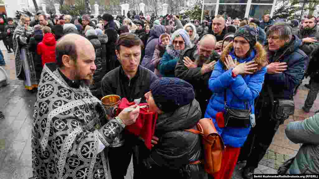 29 марта &ndash; последний день, когда церковники УПЦ (МП) легально могут жить и служить в Лавре