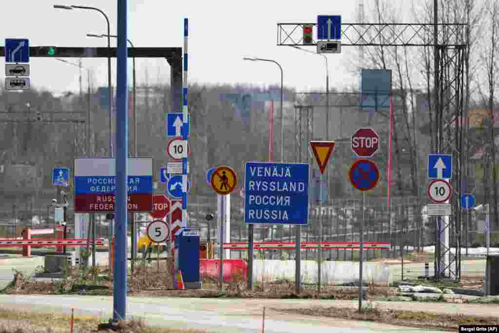 Signs at the Pelkola border crossing into Russia. Border Guard Brigadier General Jari Tolppanen told Reuters that in 2022 only 30 illegal crossings were spotted by Finnish border guards, while some 800 attempts were foiled by the Russian side before the migrants could reach Finnish territory. &nbsp;