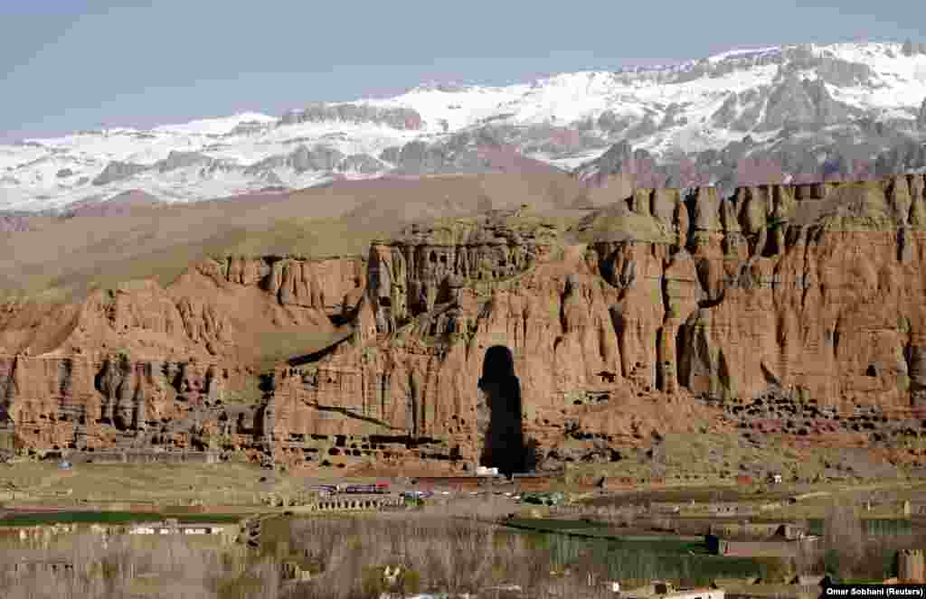 The Bamiyan Valley, situated in the middle of the Hindu Kush mountains, is one of Afghanistan&#39;s two UNESCO World Heritage sites. Archaeological finds consist of Buddhist artwork created between the first and 13th centuries.