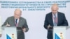 Губернатор российских властей Севастополя Михаил Развожаев подписывает соглашение в рамках XXVI Петербургского экономического форума. Россия, 17 июня 2023 года