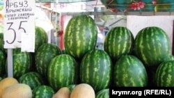 Иллюстративная фотография. Продукты на рынке в Крыму