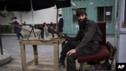 An armed Taliban soldier at a checkpoint in Kabul, Afghanistan. (file photo)