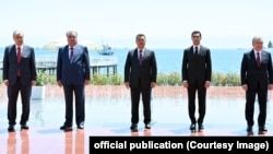 From left to right: Kazakh President Qasym-Zhomart Toqaev, Tajik President Emomali Rahmon, Kyrgyz President Sadyr Japarov, Turkmen President Serdar Berdymukhammedov, and Uzbek President Shavkat Mirziyoev in Cholpon-Ata on July 21.