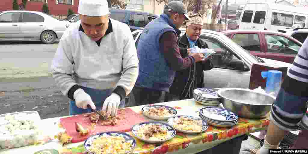 Uzbekistan-Kyrgyzstan-Tashkent plov in Osh