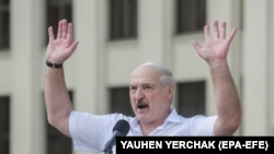 Якшанба куни Александр Лукашенко тузуми ҳарбий учоқлар ёрдамида йўловчи ташувчи учоқни қўндириб, унинг бортидаги мухолифат журналисти Роман Протасевични ҳибсга олди.