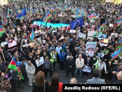 Opposition rally crowd in Baku