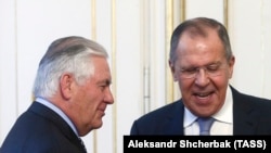 U.S. Secretary of State Rex Tillerson (left) and Russian Foreign Minister Sergei Lavrov (file photo)