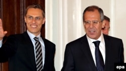 Finnish Foreign Minister Alexander Stubb (left), seen here during a November 2008 meeting with Russia - Foreign Minister Sergei Lavrov, says "there's a level of mutual dependence" with Russia.