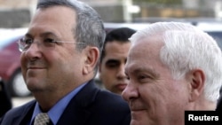 Israeli Defense Minister Ehud Barak (left) with U.S. Secretary of Defense Robert Gates at the Pentagon on February 25