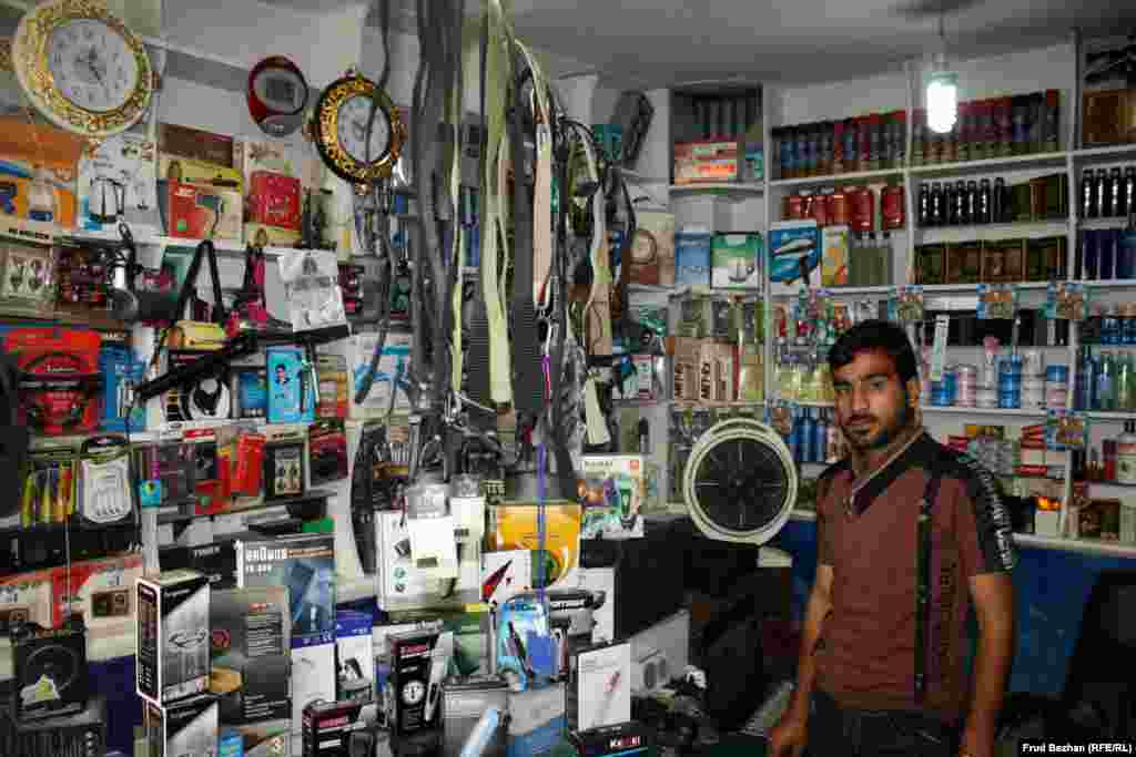 This shop owner has refitted electronics dumped outside American military bases.&nbsp;