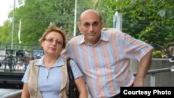 Azerbaijani rights activtists Leyla Yunus (right) and Arif Yunus (file photo)